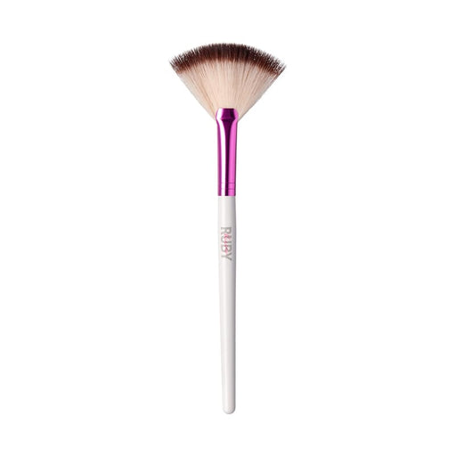 Ruby Kisses Makeup Brush Fan - Farmacias Arrocha