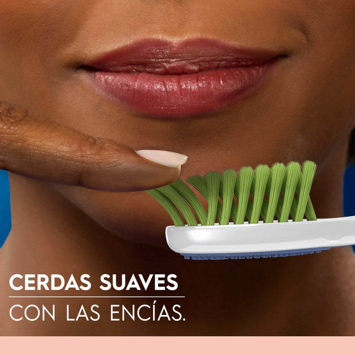 Cepillo de dientes Oral-B, Encías detox, cerdas extrasuaves Crisscross, 3 Unidades