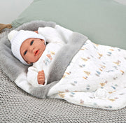 Muñeca con peso Elegance Andie gris con saquito de dormir - Farmacias Arrocha