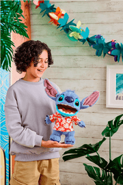 Peluche Stitch Hawaiano Interactivo Puppetronic - Farmacias Arrocha