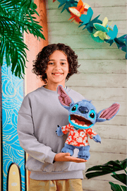 Peluche Stitch Hawaiano Interactivo Puppetronic - Farmacias Arrocha