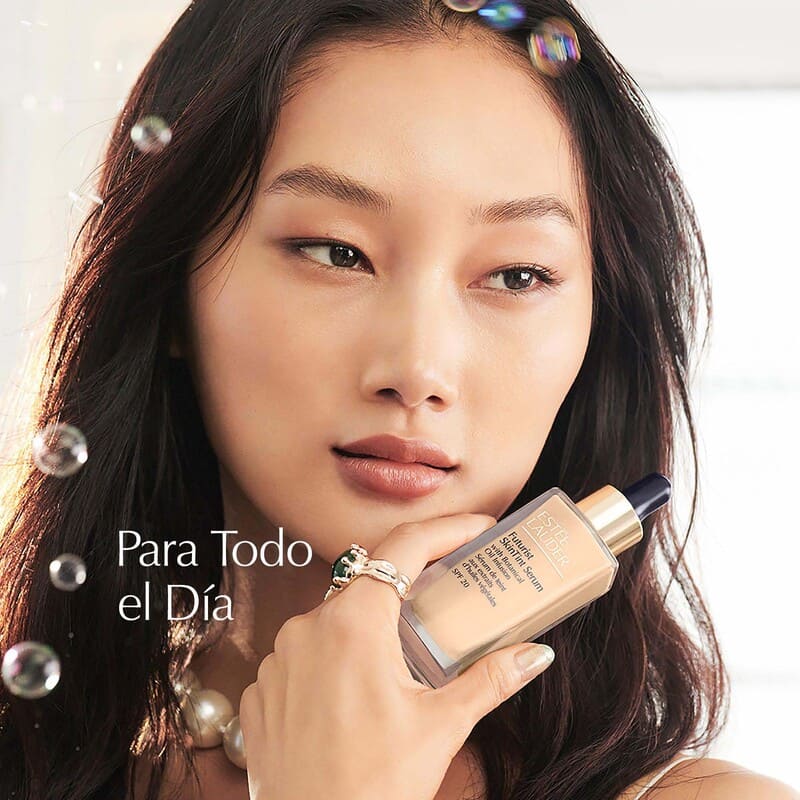 Estée Lauder Base de maquillaje con suero Futurist Skin Tint con infusión de aceite botánico SPF 20 - Farmacias Arrocha