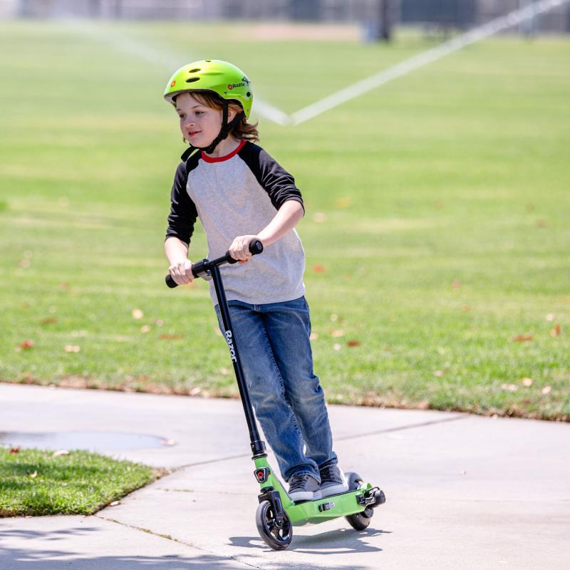 Razor Scooter Eléctrico E90 Black Label Verde - Farmacias Arrocha