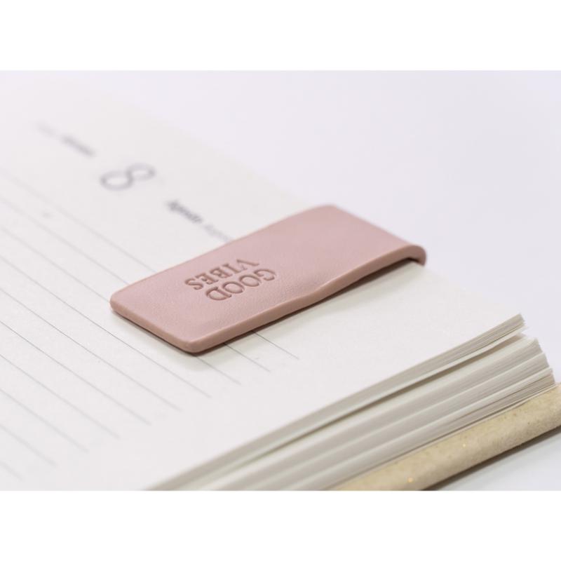 Cavalier Soft Magnet Bookmarks - Farmacias Arrocha