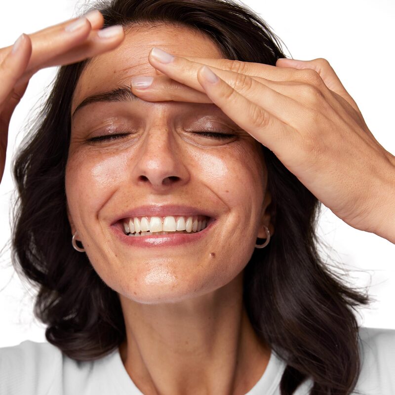 Clinique Crema Humectante Piel Mixta grasa y Grasa Smart™ Antiedad SPF 15 50 ml - Farmacias Arrocha