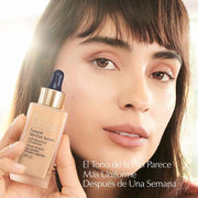 Estée Lauder Base de maquillaje con suero Futurist Skin Tint con infusión de aceite botánico SPF 20 - Farmacias Arrocha