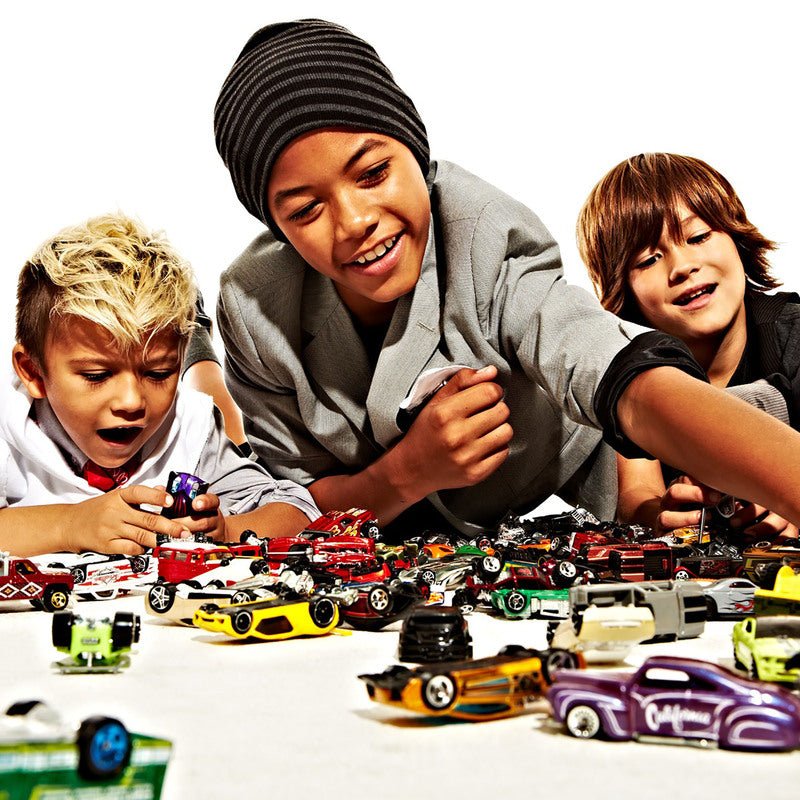 Hot Wheels Die Cast Basics Vehículo De Juguete Auto Básico - Farmacias Arrocha